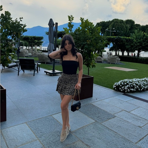 Meet your Posher, Debbie H. - Picture 3 of 3